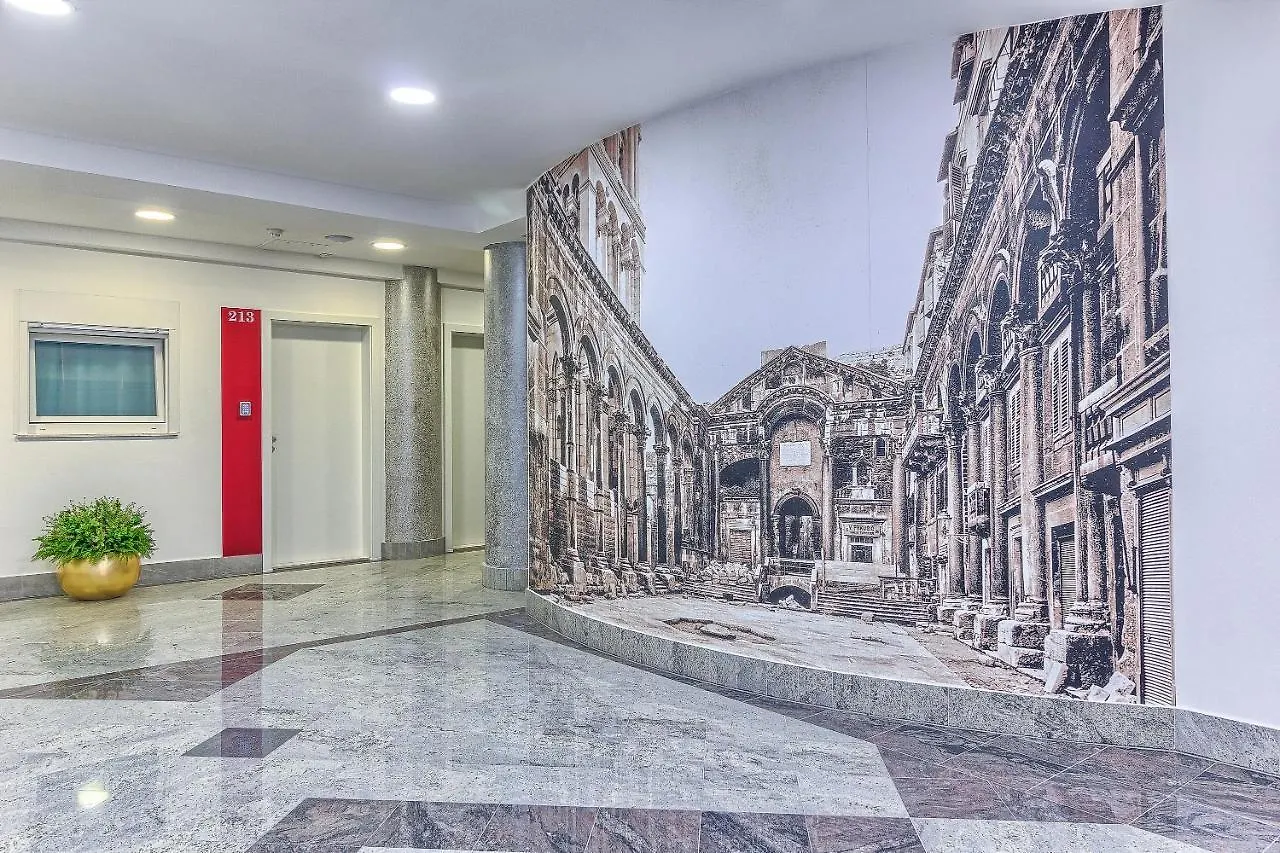 Split Urban Rooms