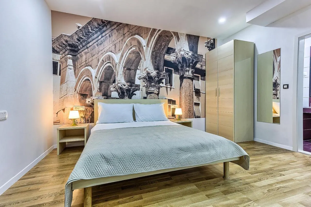Split Urban Rooms